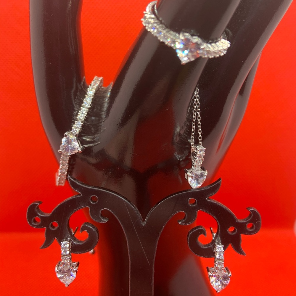 DIAMOND HEART JEWELRY SET - Picture 1 of 8